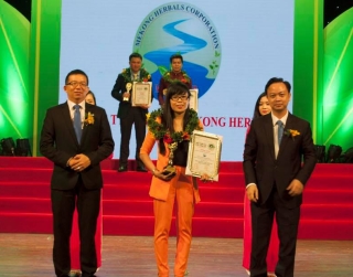 Cúp vàng thực phẩm sạch, chất lượng cao Việt Nam Top Food 2016